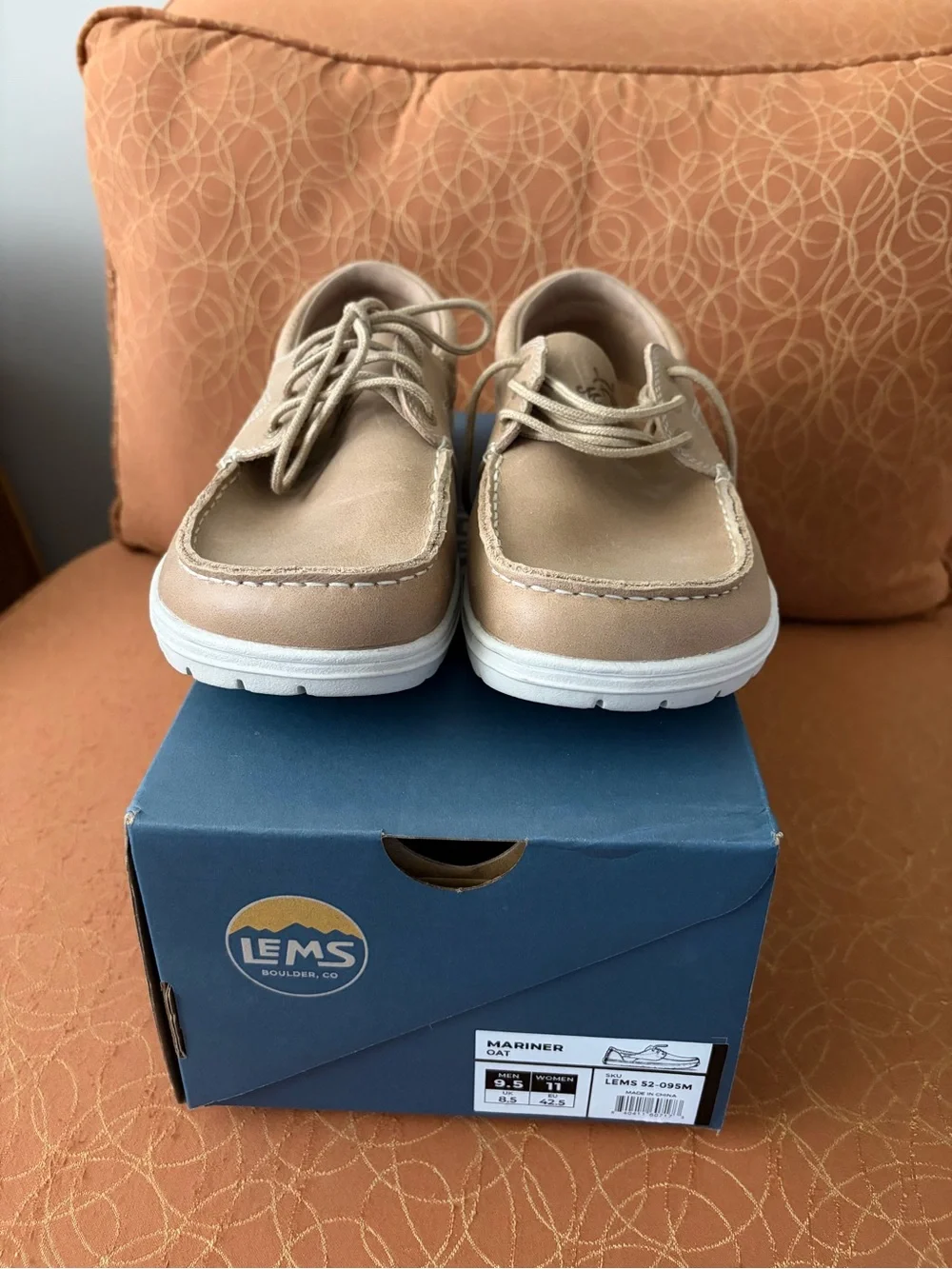 Lem’s Men's Mariner Leather Boat Shoe - size 9.5 - Oat color